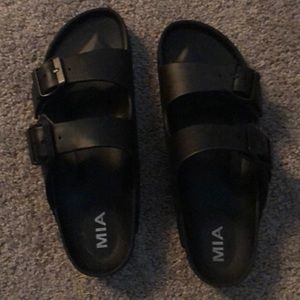 Black slides perfect for pool